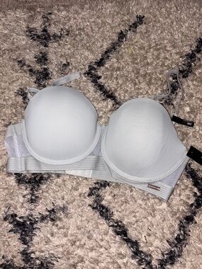 Tahari Light Gray Molded Support Bra